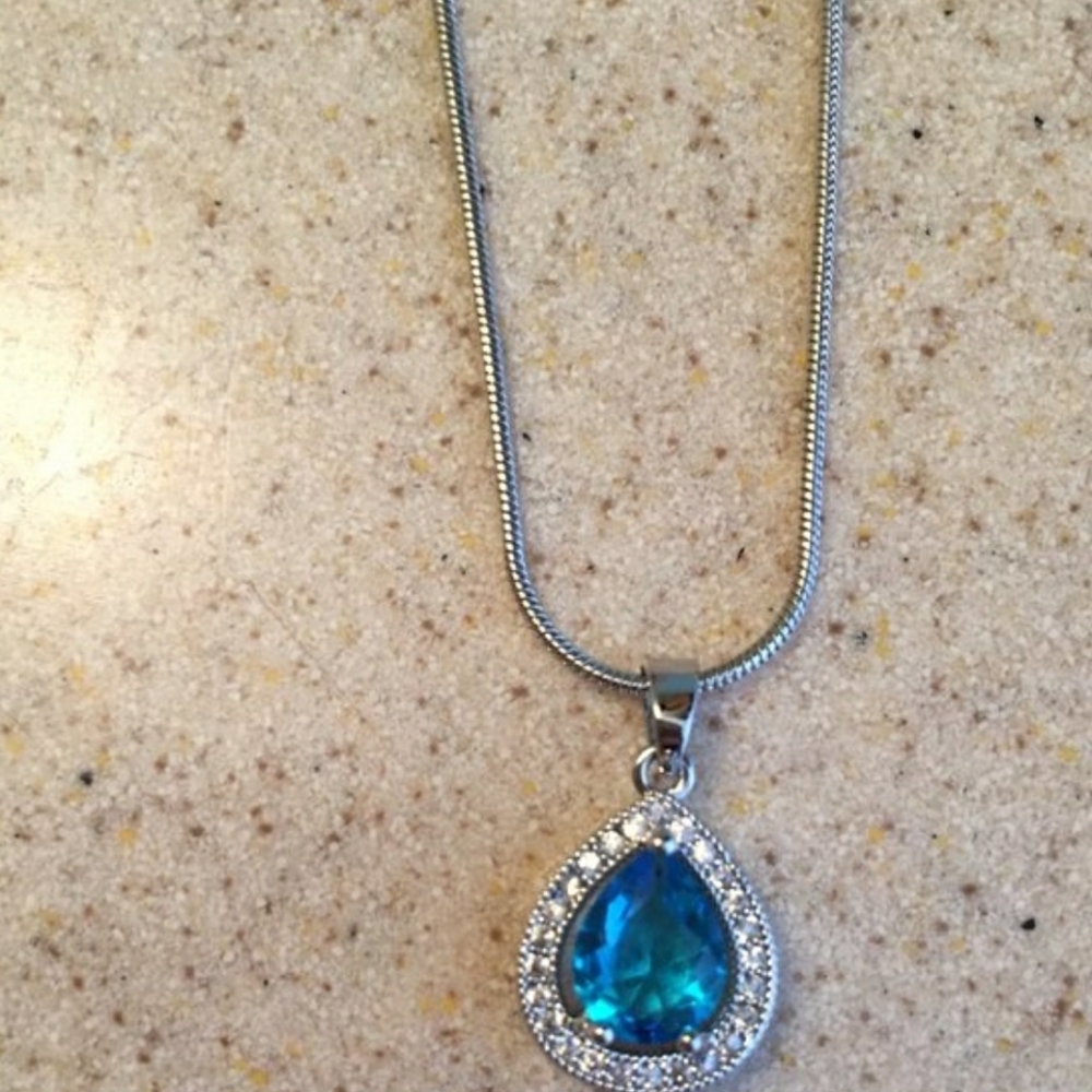 COPY - 10k white gold plated Austrian blue neckla…
